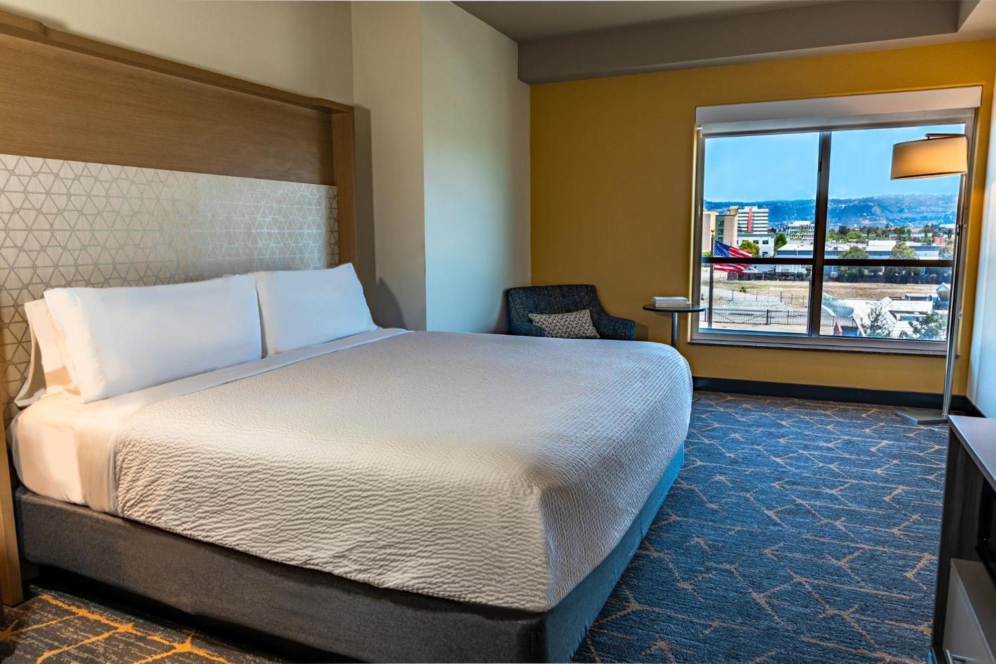 Holiday Inn Oakland Airport By Ihg Exterior photo