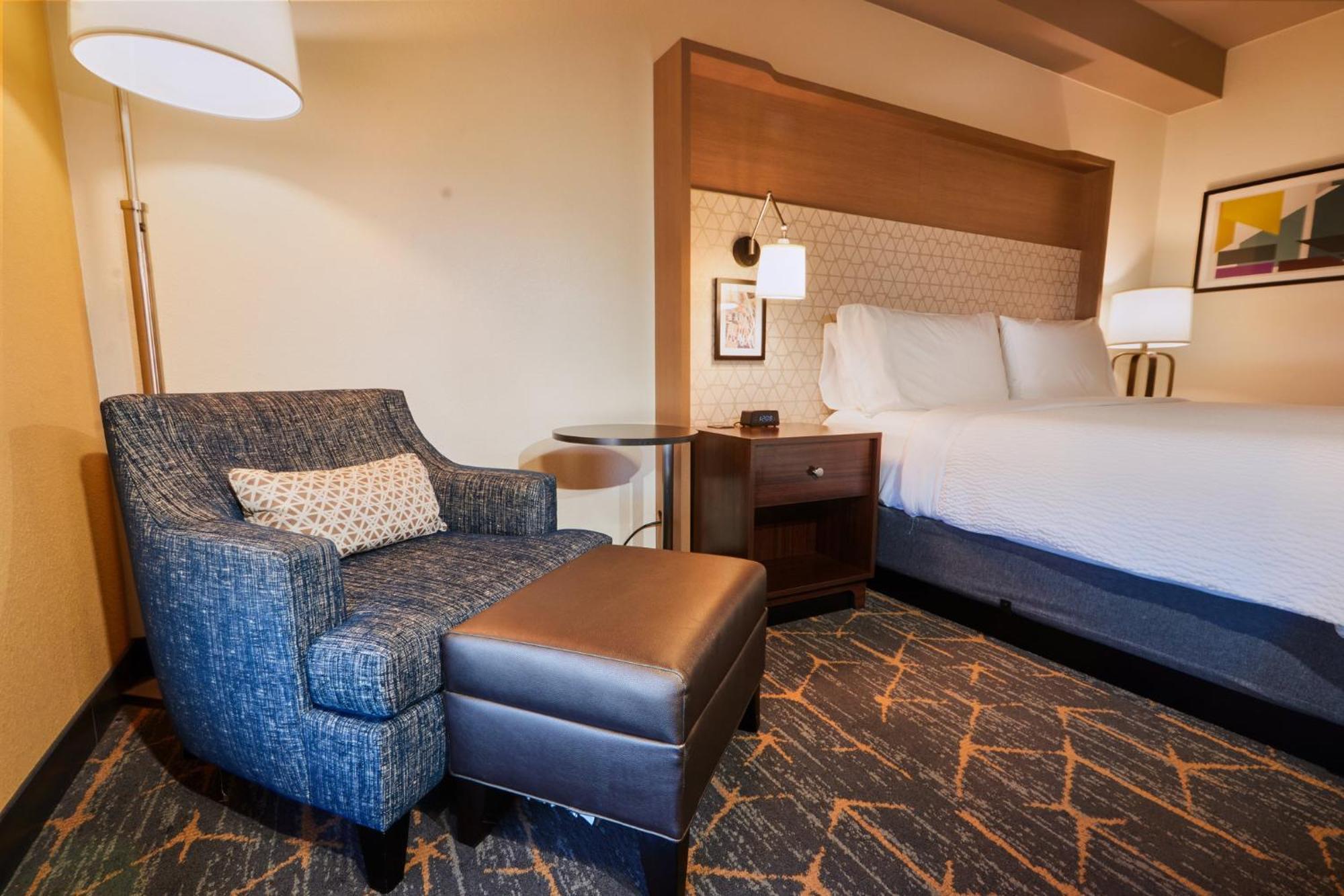 Holiday Inn Oakland Airport By Ihg Exterior photo